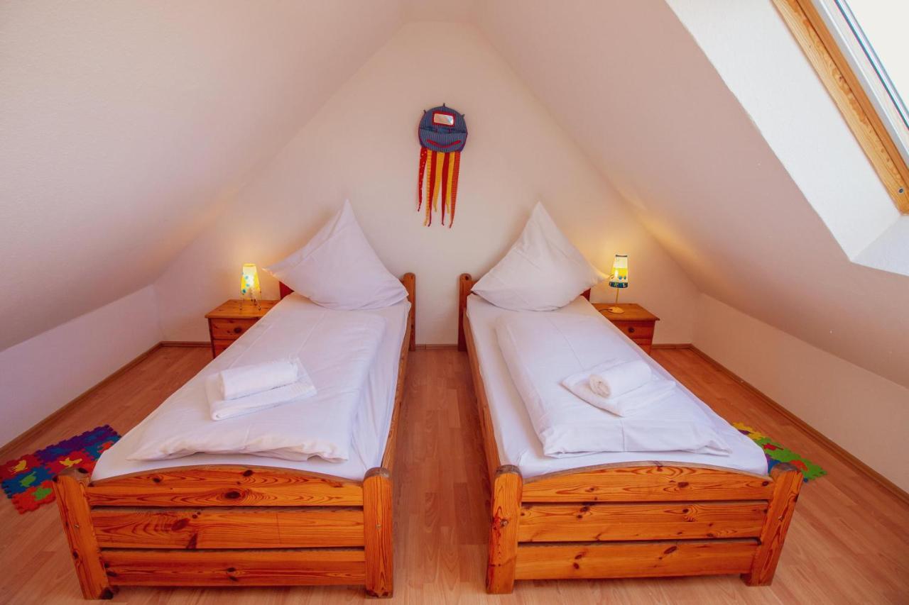 Appartement Haus Leuchtturm - Ebbe à Krummhörn Extérieur photo