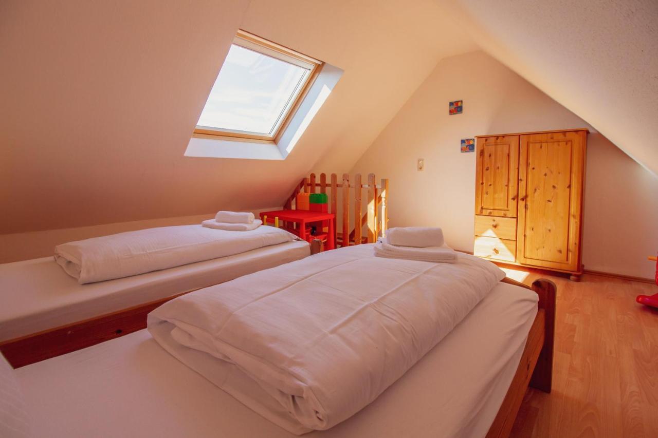 Appartement Haus Leuchtturm - Ebbe à Krummhörn Extérieur photo